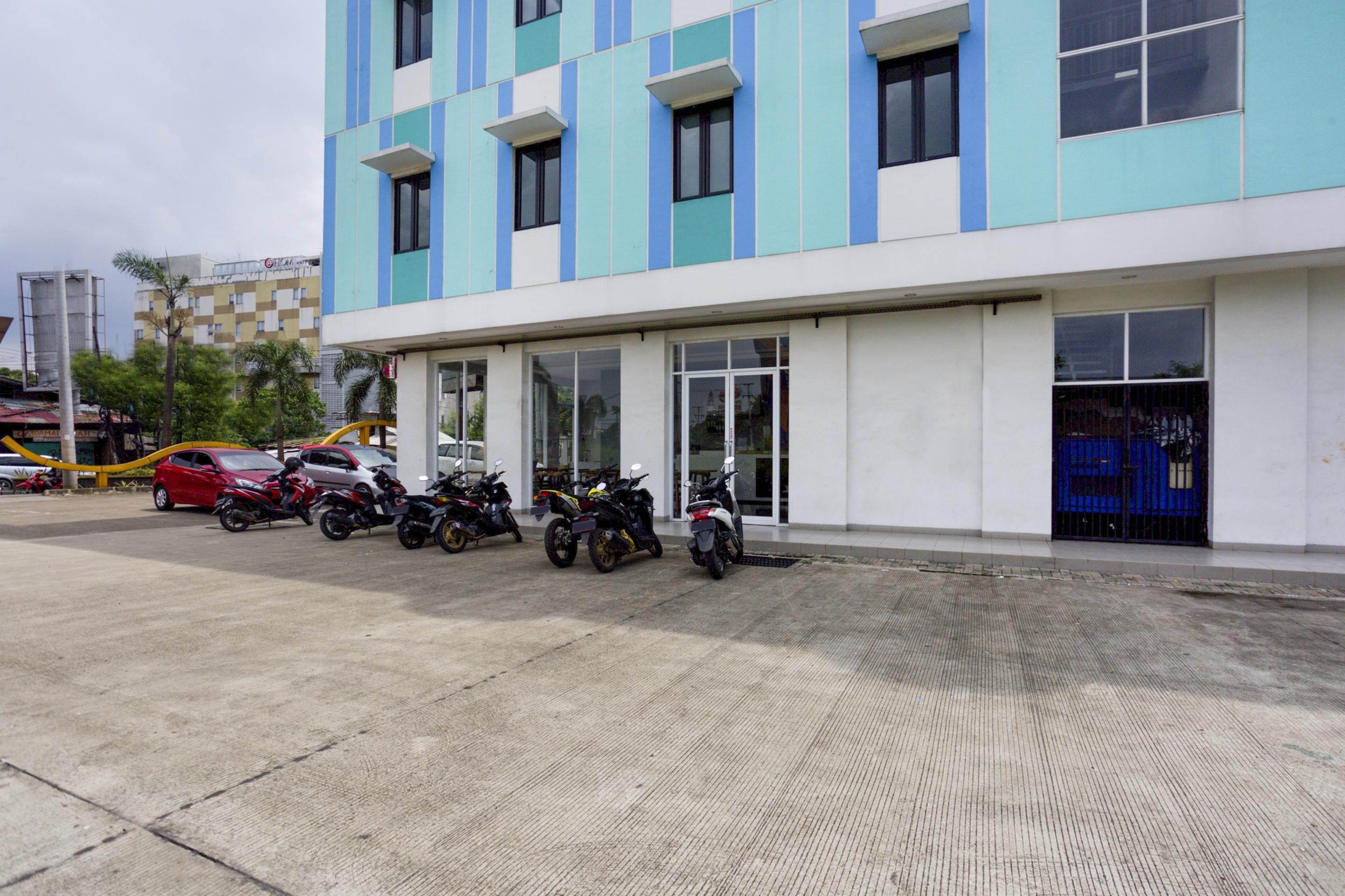 Collection O Bekasi Timur Near Gedung Juang Formerly Regia Tambun Екстериор снимка